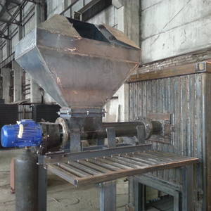 Котёл КВм-1,7 на древесных отходах со шнековой подачей